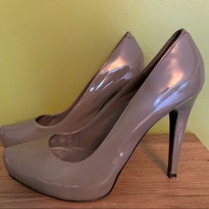 Aldo BNIB grey patent heels Sz 39